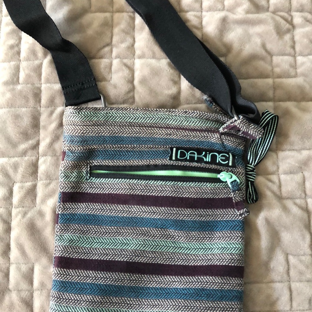 Dakine crossbody purse and matching wallet